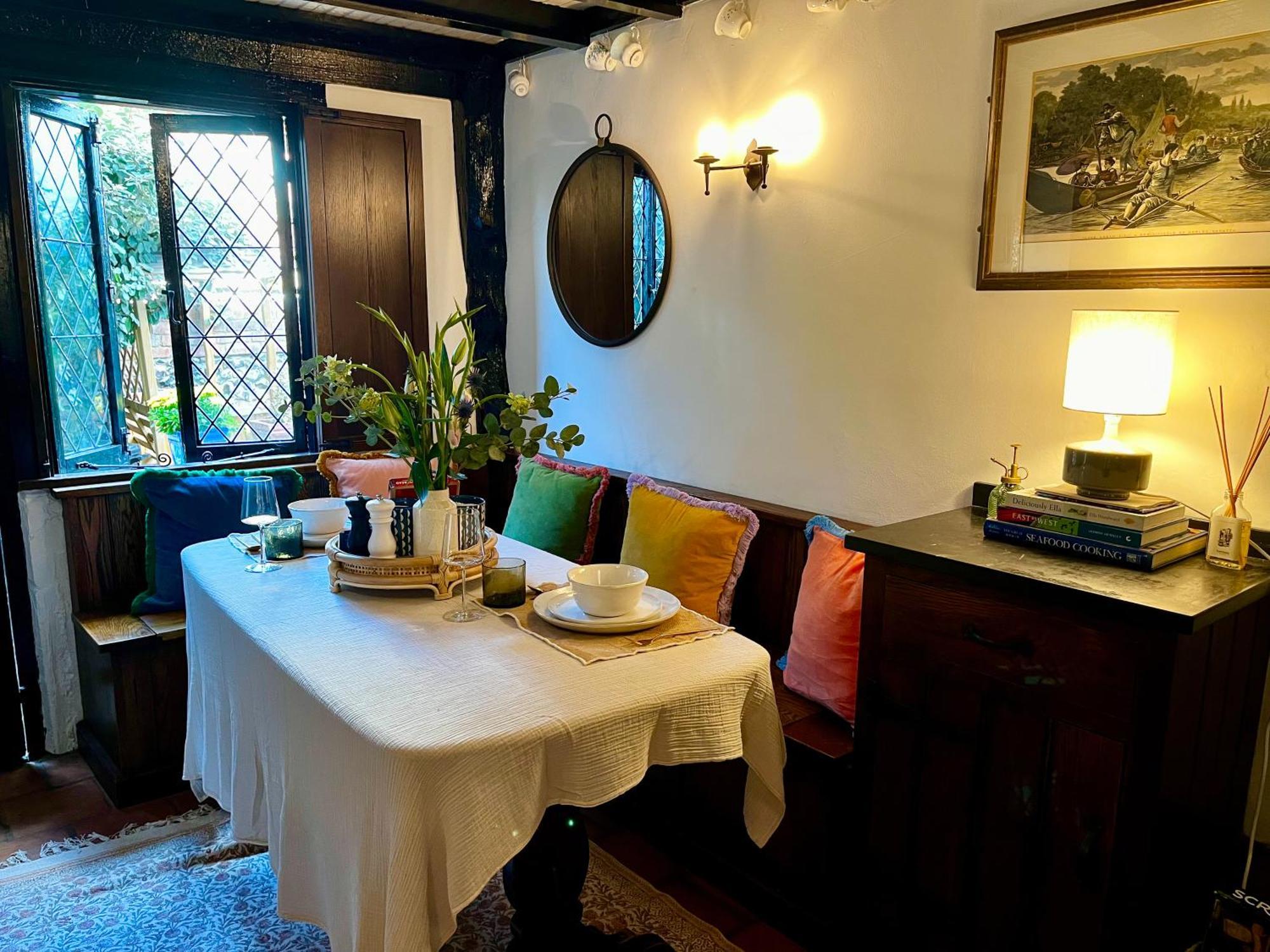 15Th Century Tiny Character Cottage-Henley Centre Esterno foto