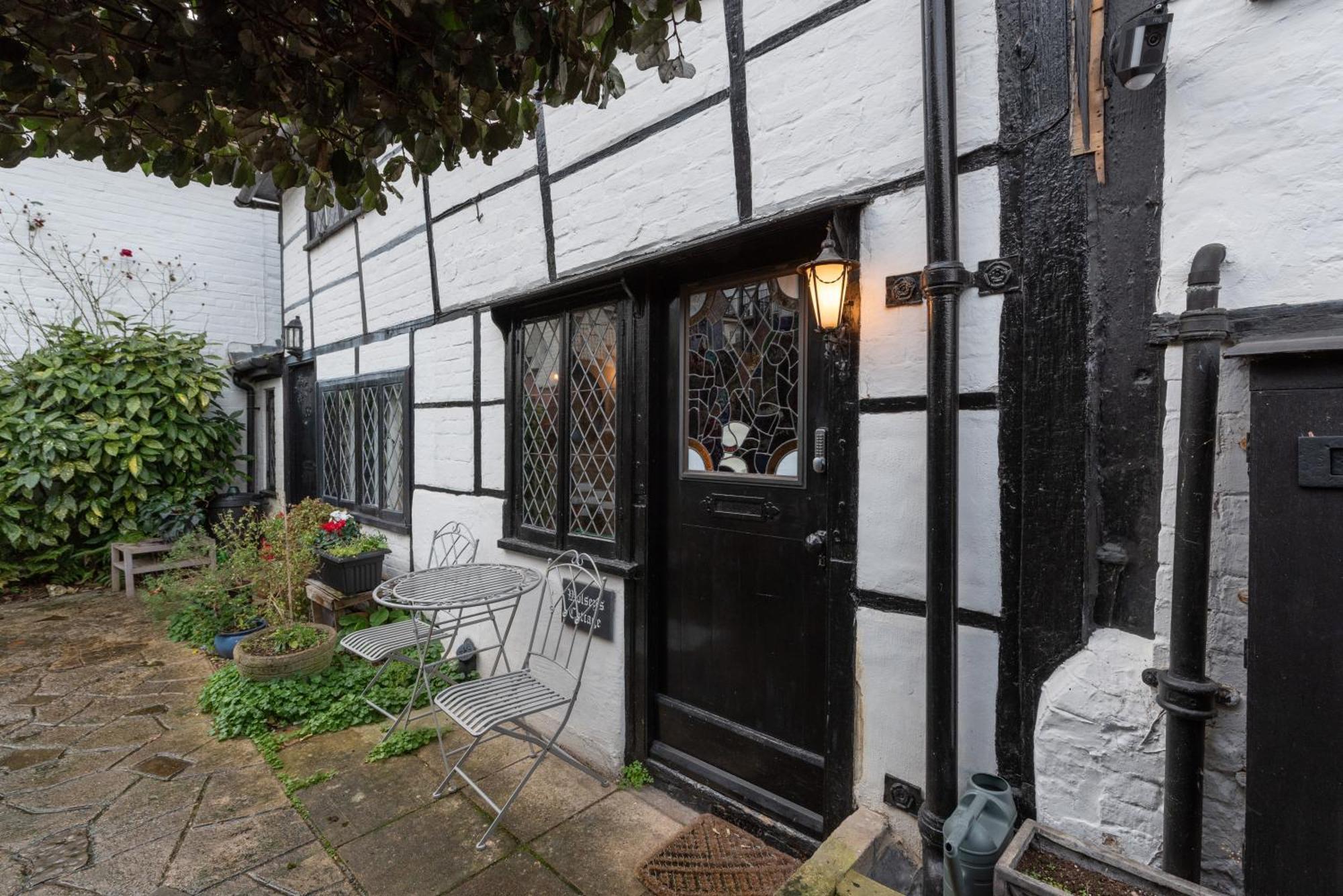 15Th Century Tiny Character Cottage-Henley Centre Esterno foto